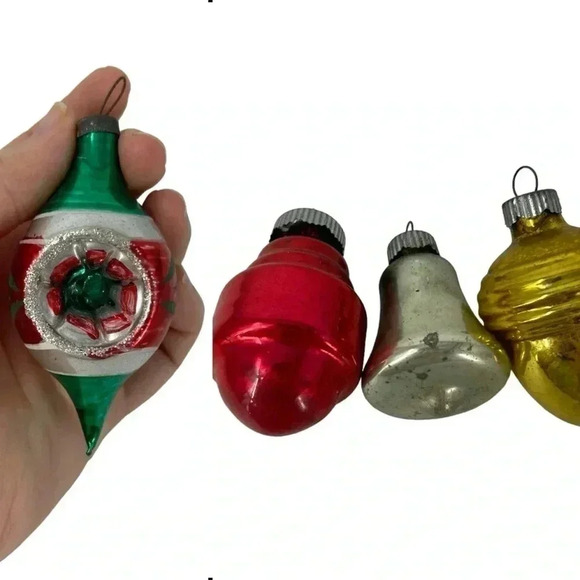 VINTAGE MERCURY GLASS SHINY BRITE CHRISTMAS ORNAMENTS SET OF FOUR TREE DECOR - Picture 1 of 16